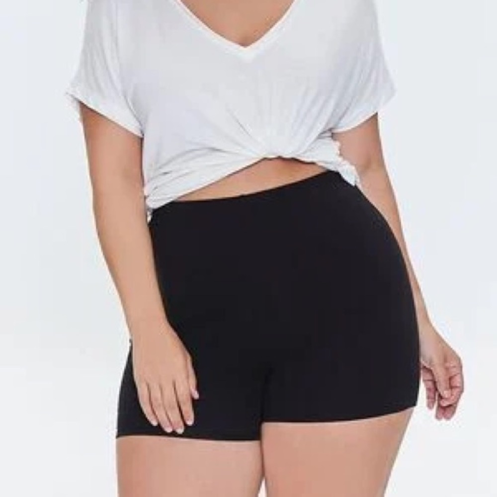 ✨BNWT - Forever21 Plus Size Basic Organically Grown Cotton Hot Shorts✨